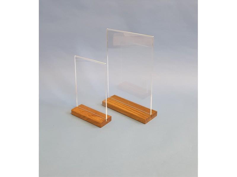 Plexiglasständer mit Holzsockeln, Sonderanfertigung